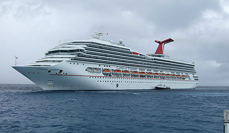 Tàu du lịch Carnival Triumph cập cảng